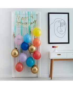 Assortiment de guirlande et balons multicolores