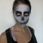 Comment réaliser un maquillage de squelette pour Halloween?